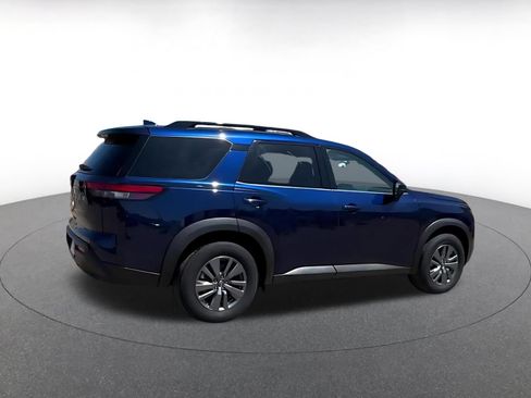 Used 2025 Nissan Pathfinder SV FWD image 15