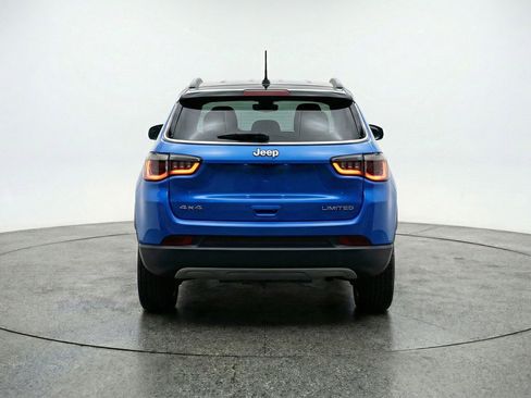 Used 2025 Jeep Compass Trailhawk image 7