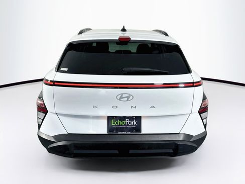 Used 2024 Hyundai Kona SEL FWD image 7