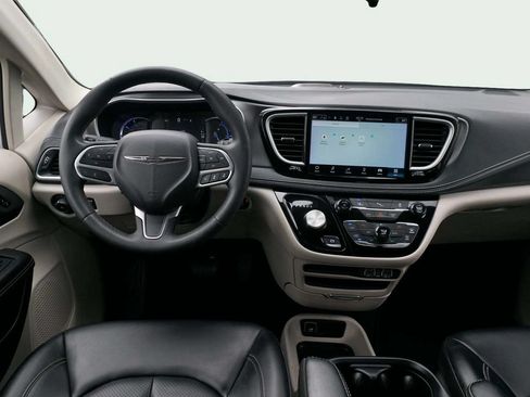 Used 2023 Chrysler Pacifica Touring-L FWD image 22