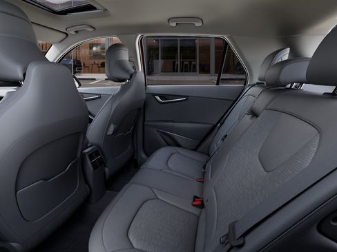 New 2026 Kia Niro FWD image 18