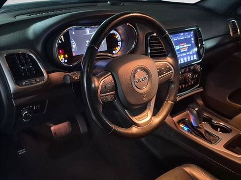 Used 2019 Jeep Grand Cherokee Laredo w/ Laredo X Package RWD image 11