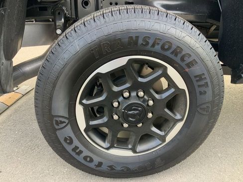 New 2026 RAM 2500 Laramie AWD/4WD image 12