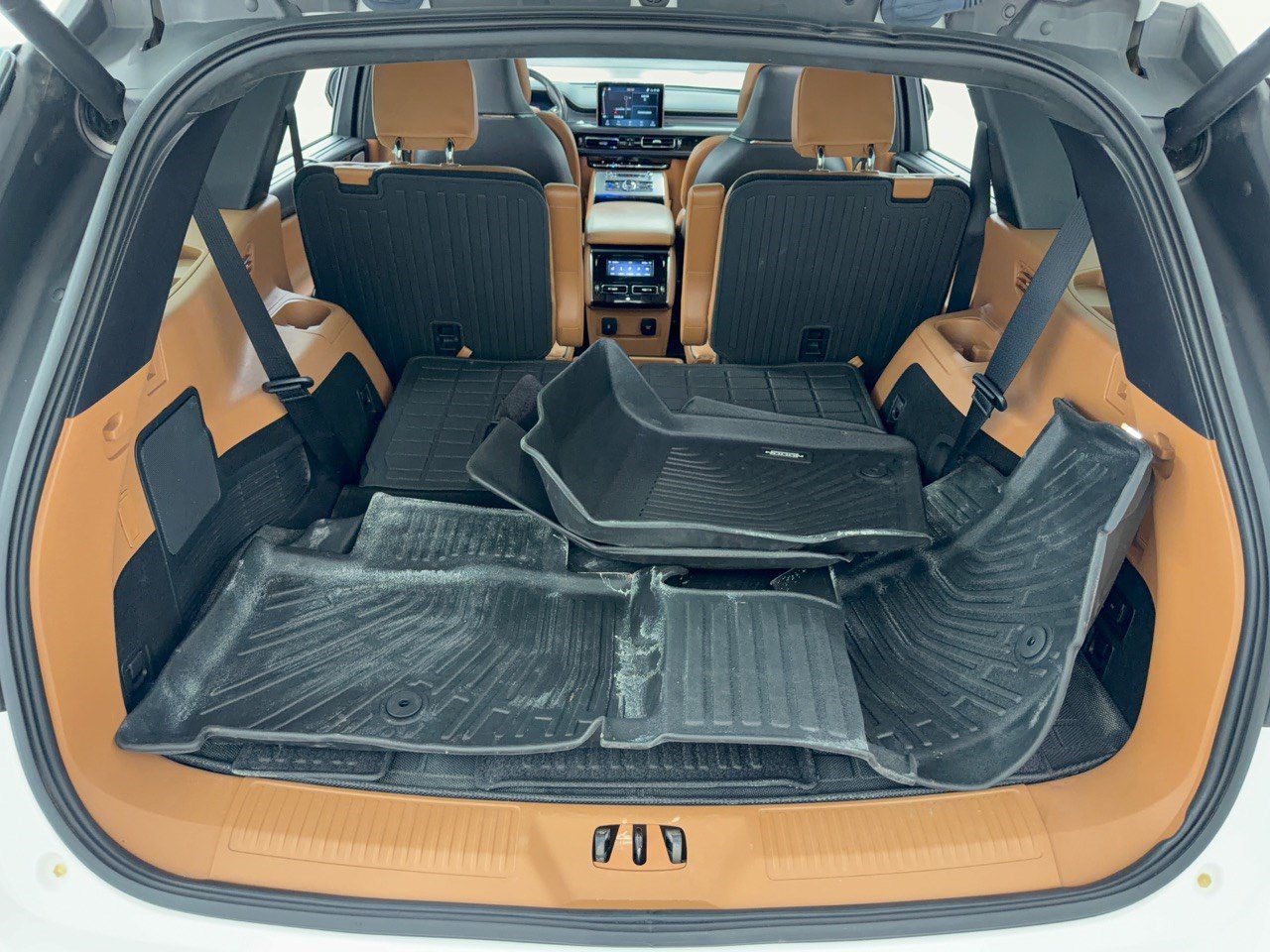 Used 2023 Lincoln Aviator Black Label w/ Class IV Trailer Tow Package AWD/4WD image 28