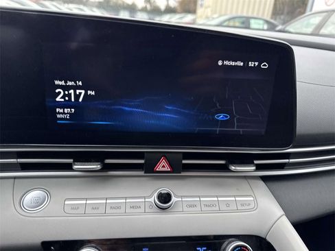 Used 2023 Hyundai Elantra Limited w/ Cargo Package image 21