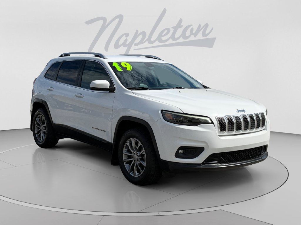 Certified 2019 Jeep Cherokee Latitude Plus w/ Cold Weather Group AWD/4WD image 8