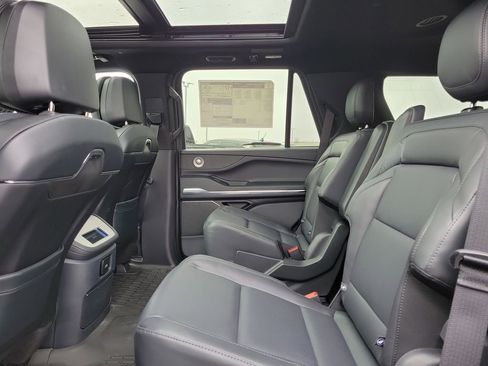 New 2026 Lincoln Navigator Reserve w/ Jet Appearance Package AWD/4WD image 14