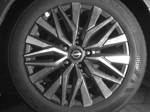 Used 2025 Nissan Altima 2.5 SV image 14