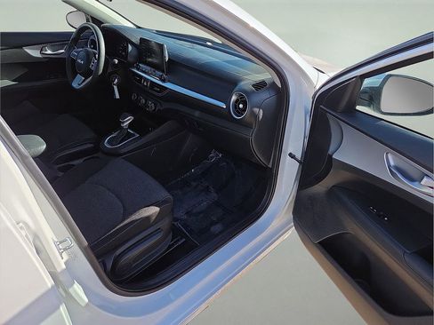 Used 2024 Kia Forte LXS image 13