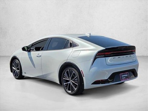 Used 2024 Toyota Prius XLE image 8