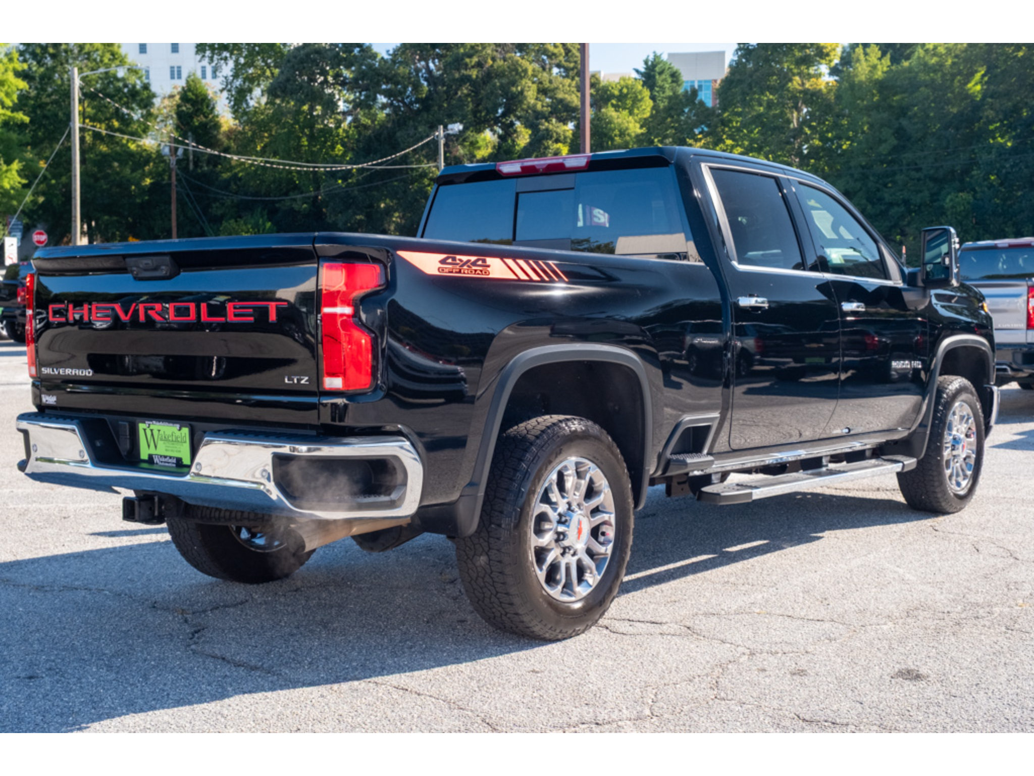 Used 2026 Chevrolet Silverado 2500 LTZ w/ LTZ Convenience Package AWD/4WD image 8