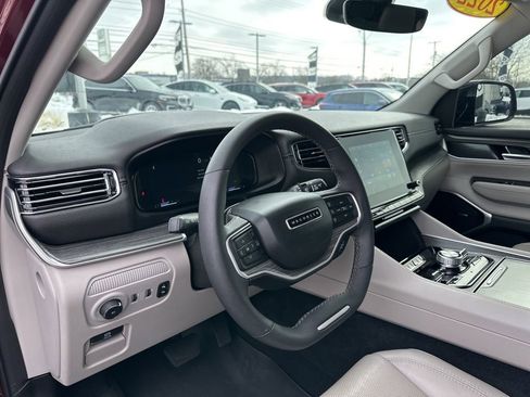 Used 2022 Jeep Grand Wagoneer Series III w/ Flexible Seating Group image 47