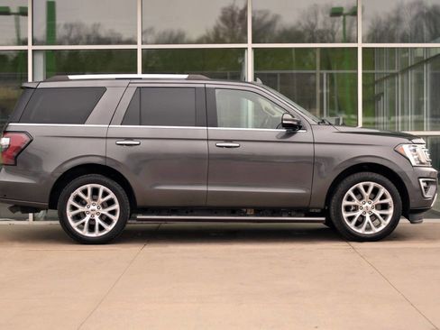 Used 2018 Ford Expedition Limited w/ Equipment Group 302A AWD/4WD image 8