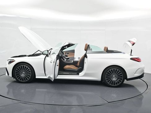Used 2024 Mercedes-Benz CLE 300 4MATIC Cabriolet image 21