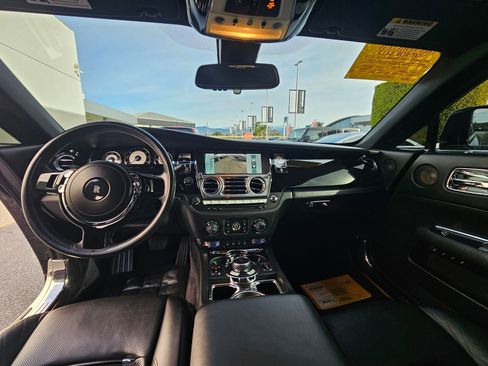 Used 2014 Rolls-Royce Wraith image 9