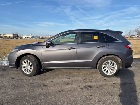 Used 2017 Acura RDX w/ AcuraWatch Plus Package image 3
