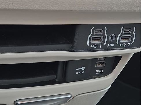 Used 2022 Chrysler Pacifica Touring-L FWD image 14