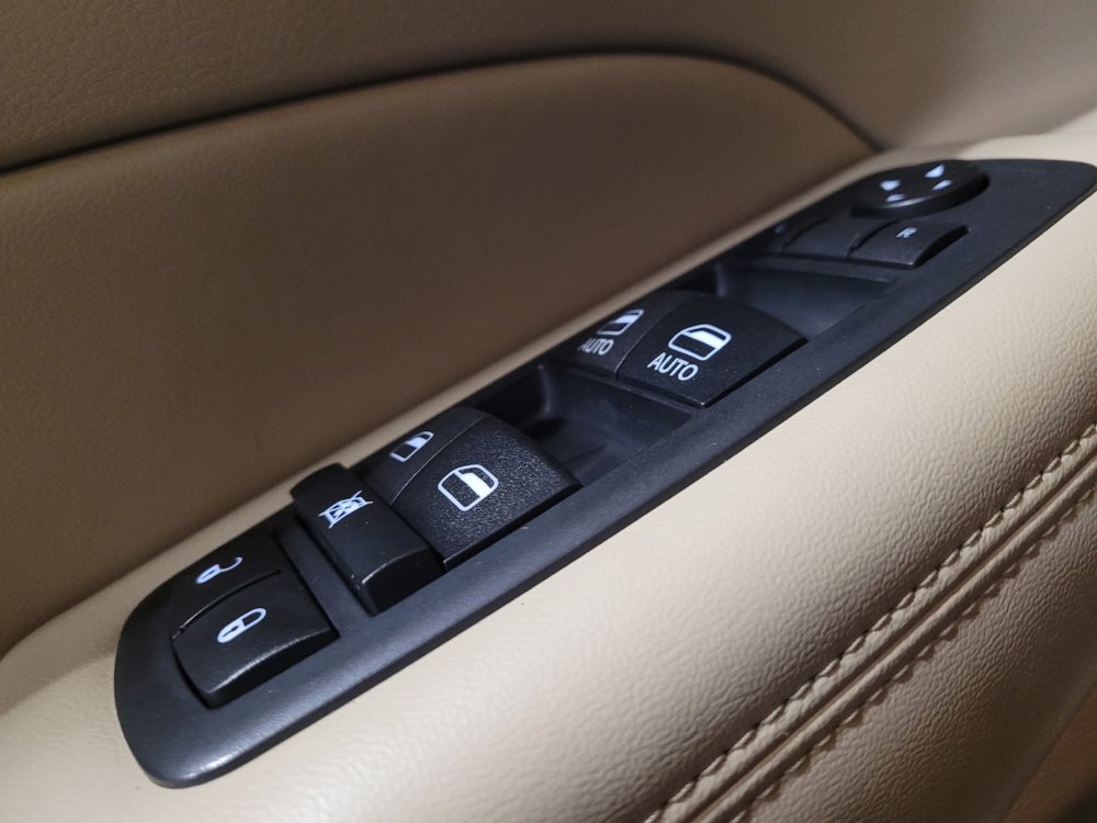 Used 2020 Jeep Grand Cherokee Limited AWD/4WD image 27