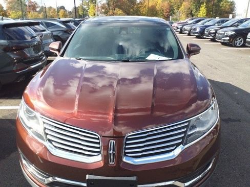 Used 2016 Lincoln MKX Reserve w/ Climate Package image 8