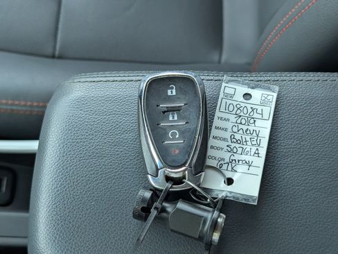 Used 2019 Chevrolet Bolt Premier w/ Infotainment Package FWD image 37