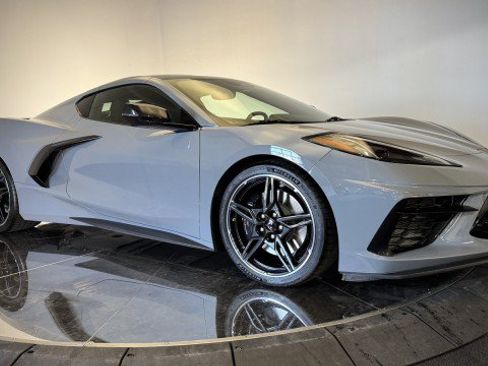 Used 2024 Chevrolet Corvette Stingray Premium Cpe w/ Z51 Performance Package RWD image 18