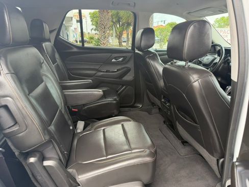 Used 2020 Chevrolet Traverse RS AWD/4WD image 18