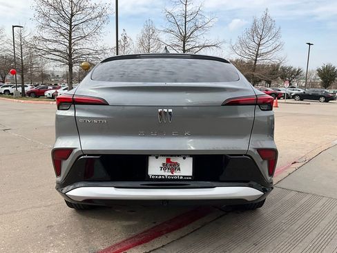 Used 2025 Buick Envista Sport Touring image 7