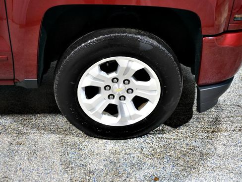 Used 2018 Chevrolet Silverado 1500 LT w/ All Star Edition image 36