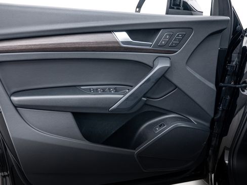 Certified 2023 Audi Q5 2.0T Premium w/ Convenience Package image 11