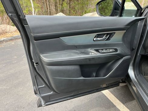 Used 2025 Nissan Murano SL image 11