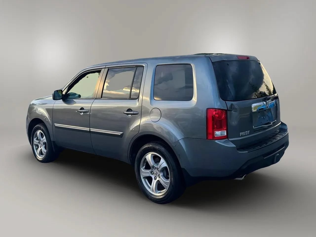 Used 2013 Honda Pilot EX-L image 2