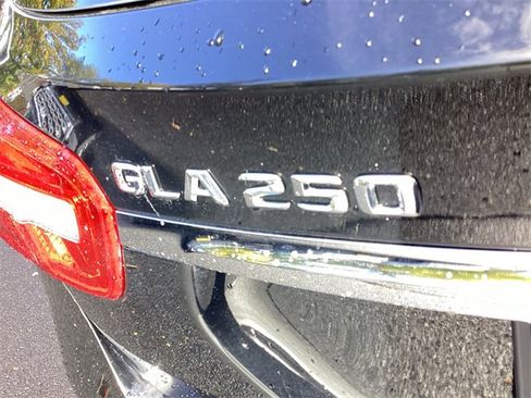 Used 2016 Mercedes-Benz GLA 250 4MATIC image 32