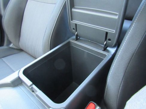 Used 2025 Nissan Sentra SV image 48