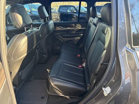 New 2025 Jeep Grand Cherokee Limited image 13