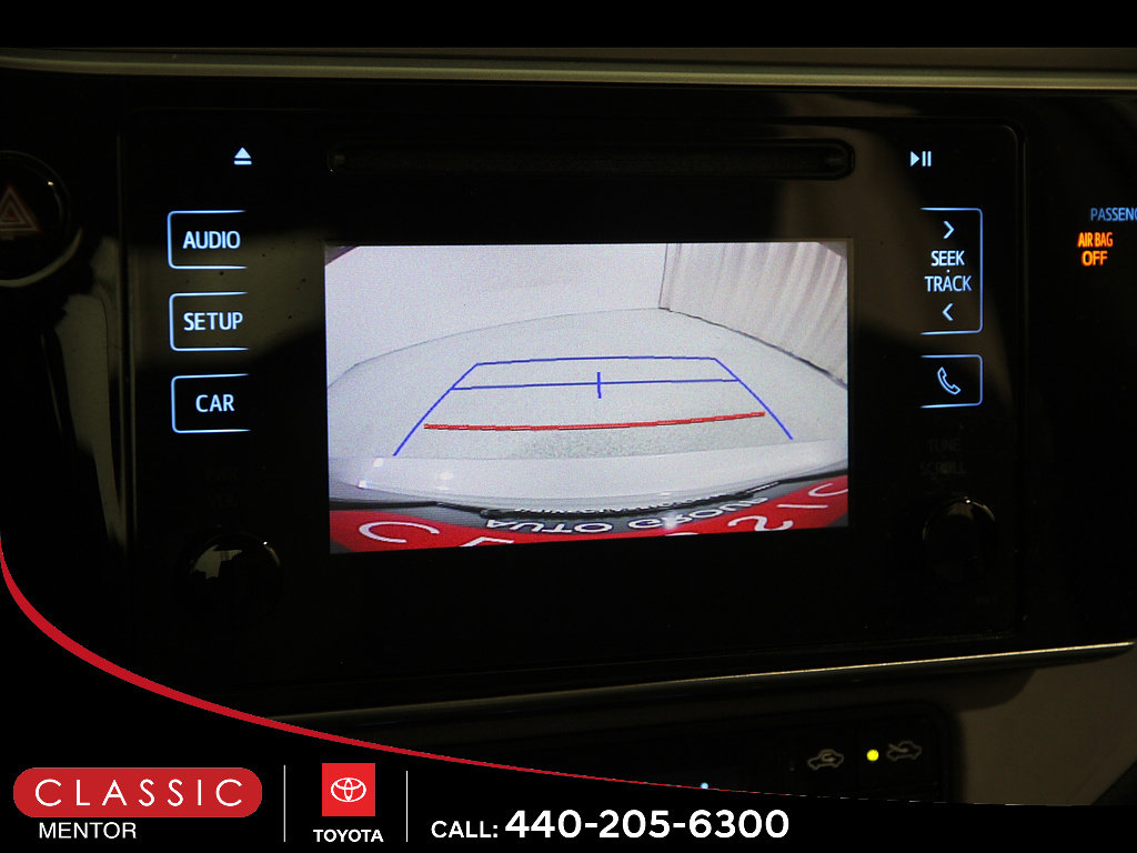 Used 2018 Toyota Corolla LE FWD image 12