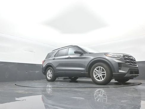 New 2026 Ford Explorer Active RWD image 32