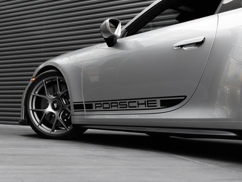 Certified 2026 Porsche 911 GT3 RWD image 13