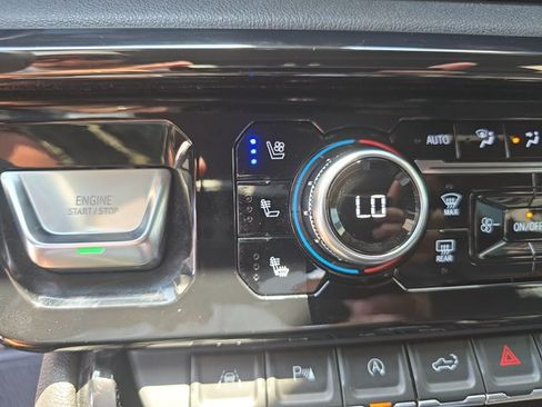 Certified 2024 GMC Sierra 1500 AT4 w/ Technology Package AWD/4WD image 21