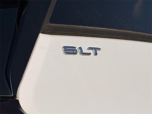 Used 2022 GMC Terrain SLT image 12