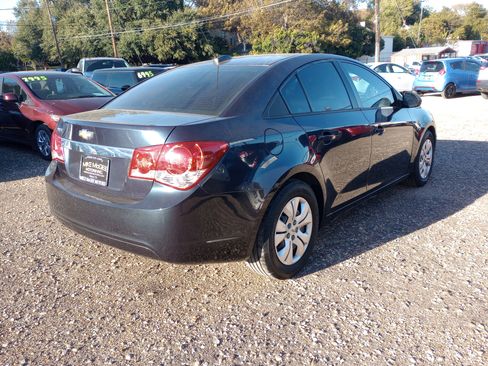 Used 2015 Chevrolet Cruze LS image 7