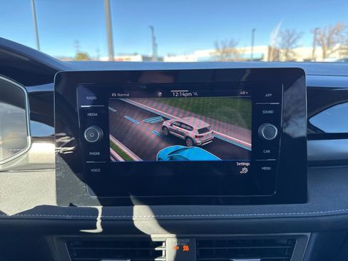 Certified 2025 Volkswagen Taos SE image 20