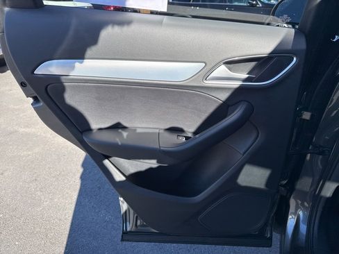 Used 2018 Audi Q3 2.0T Premium Plus w/ Premium Plus Package image 17