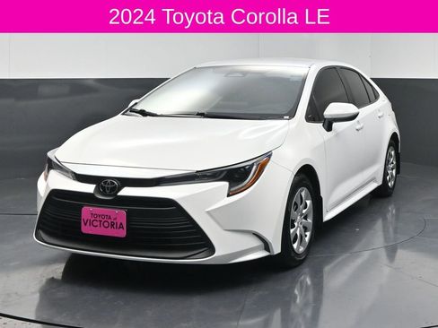 Used 2024 Toyota Corolla LE image 2