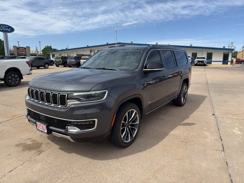 Used 2023 Jeep Wagoneer L Series III w/ Premium Group I AWD/4WD image 1
