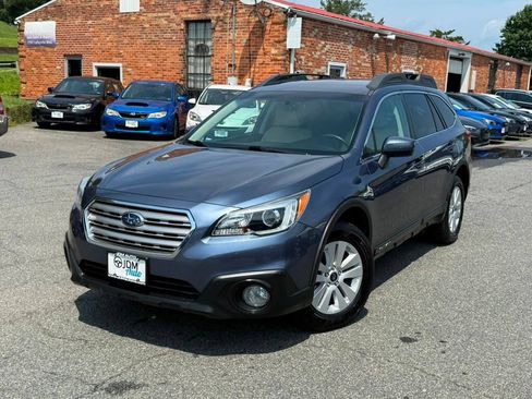 Used 2017 Subaru Outback 2.5i Premium AWD/4WD image 1