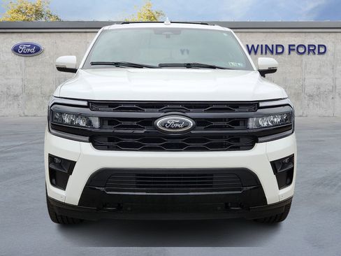 Used 2023 Ford Expedition Limited AWD/4WD image 2