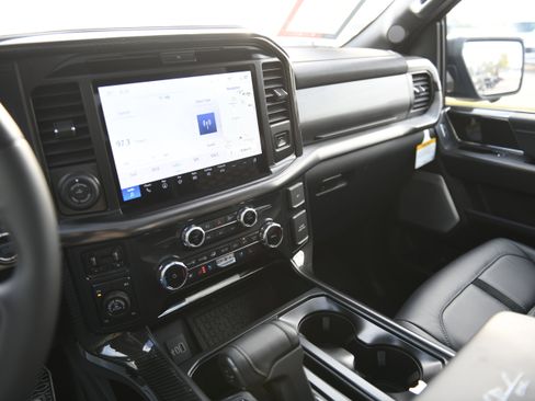 New 2025 Ford F150 Lariat w/ Equipment Group 502A High image 22