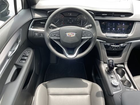 New 2025 Cadillac XT6 Luxury image 20