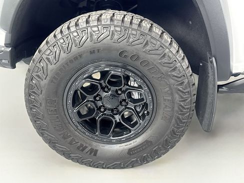 Used 2024 Chevrolet Colorado ZR2 w/ ZR2 Bison Edition image 39