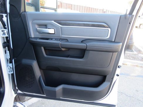 New 2023 RAM 3500 SLT w/ Quick Order Package 2YG SLT image 38